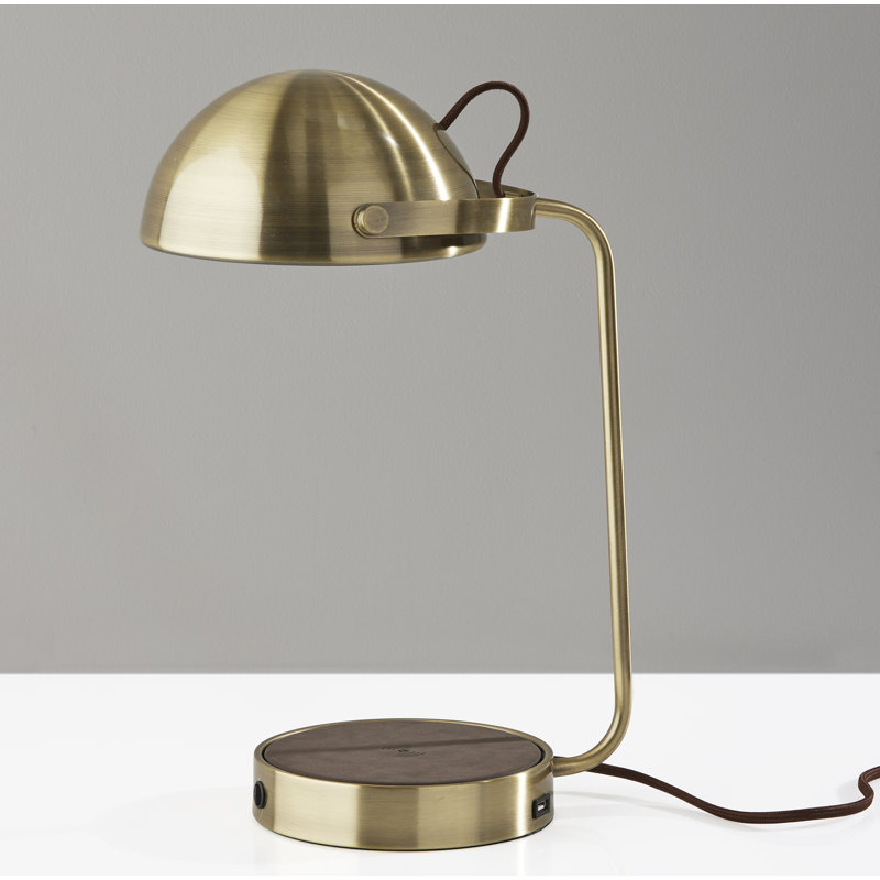 Lampe de bureau 18 po avec prise USB et prise Ramona, Laiton antique / Brun, Laiton antique