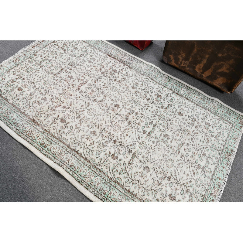 Tapis turc de style Oushak fabriqué à la main, parfait pour une décoration intérieure unique et une ambiance de salon antique