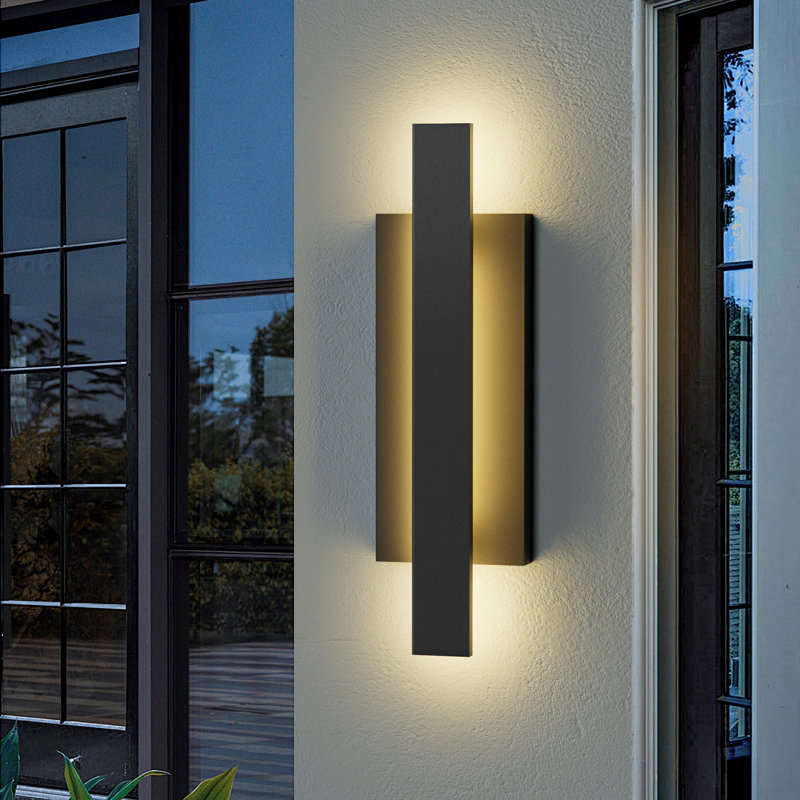 Applique murale d'extérieur à DEL en aluminium noir Mosra, H 22,4 po x l 5,5 po x P 3,8 po