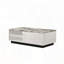 Table basse blanche avec plateau en faux marbre, tiroir et tablettes ouvertes