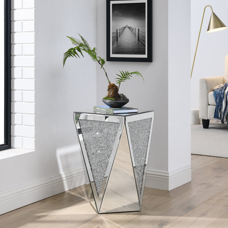Table basse inversée triangulaire en miroir avec incrustations de diamants en cristal
