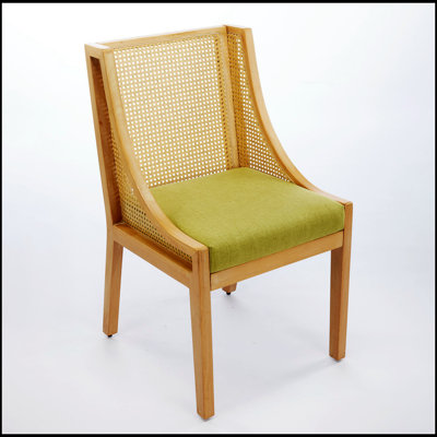 Chaises de salle à manger en rotin avec structure en bois massif, accoudoirs décoratifs, siège rembourré en lin, style rustique pour la cuisine et la salle à manger, finition naturelle, paquet simple