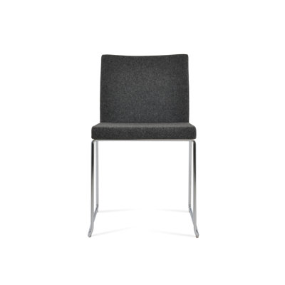 Chaise empilable en laine Aria