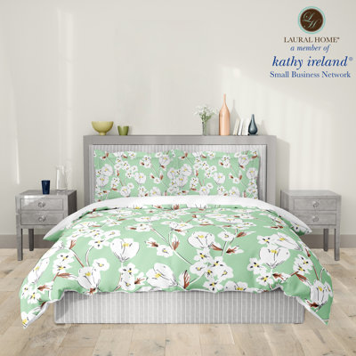 Retro Floral Mint/Cream Microfiber Comforter