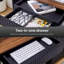 Bureau d'ordinateur moderne en bois avec prises de courant intégrées, ports USB, plateau à clavier et tiroirs de classement pour l'espace de travail du bureau à domicile