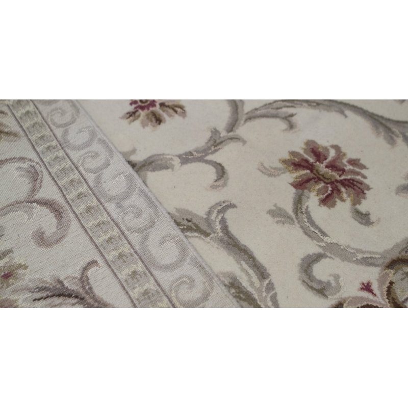 Tapis ivoire noué à la main de haute qualité