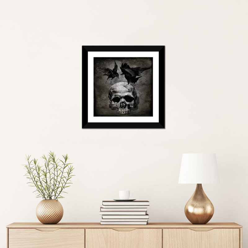 «Skull with Crows», impression sur toile, H 16 po x l 16 po x P 1 po, Papier d'art encadré noir, Blanc