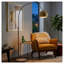 Lampe sur pied ajustable Oasis avec finition laiton doré et base ronde en faux marbre