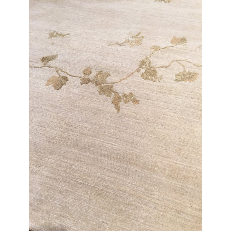 Ivy Hand-Knotted Area Rug in Fog