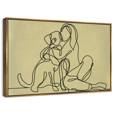 Femme aimant un chien