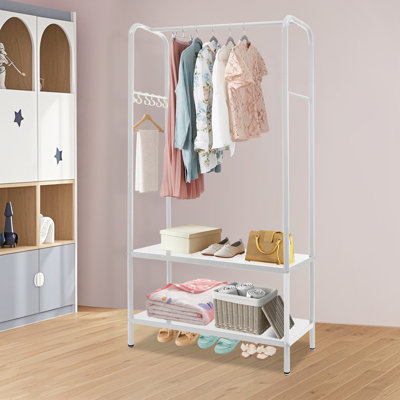 Porte-vêtements 67,72 po avec tablettes inférieures et crochets