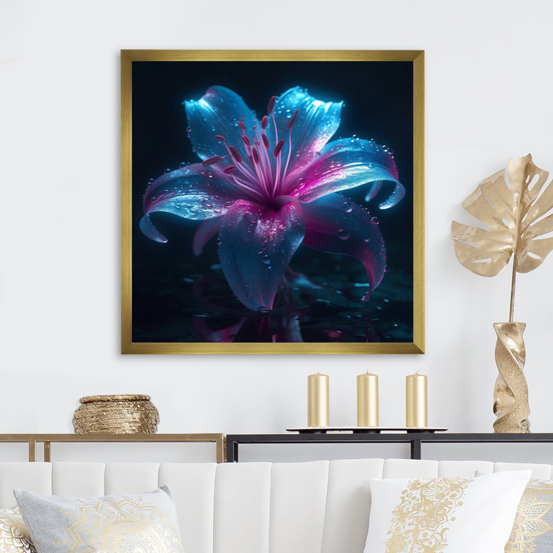 «Blue Lily Dreams I» sur toile, Encadrement doré, H 36 po x l 36 po x P 1,5 po