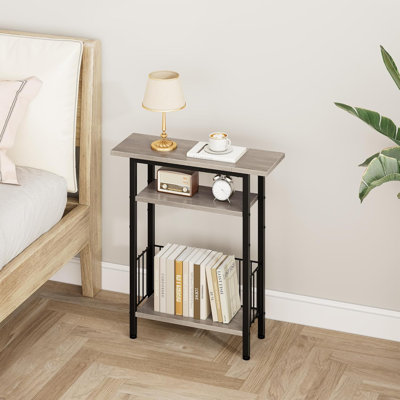 Table d'appoint étroite à 3 niveaux avec rangement, table de bout mince pour les petits espaces, table de chevet multifonctionnelle pour le salon, la chambre à coucher ou le bureau