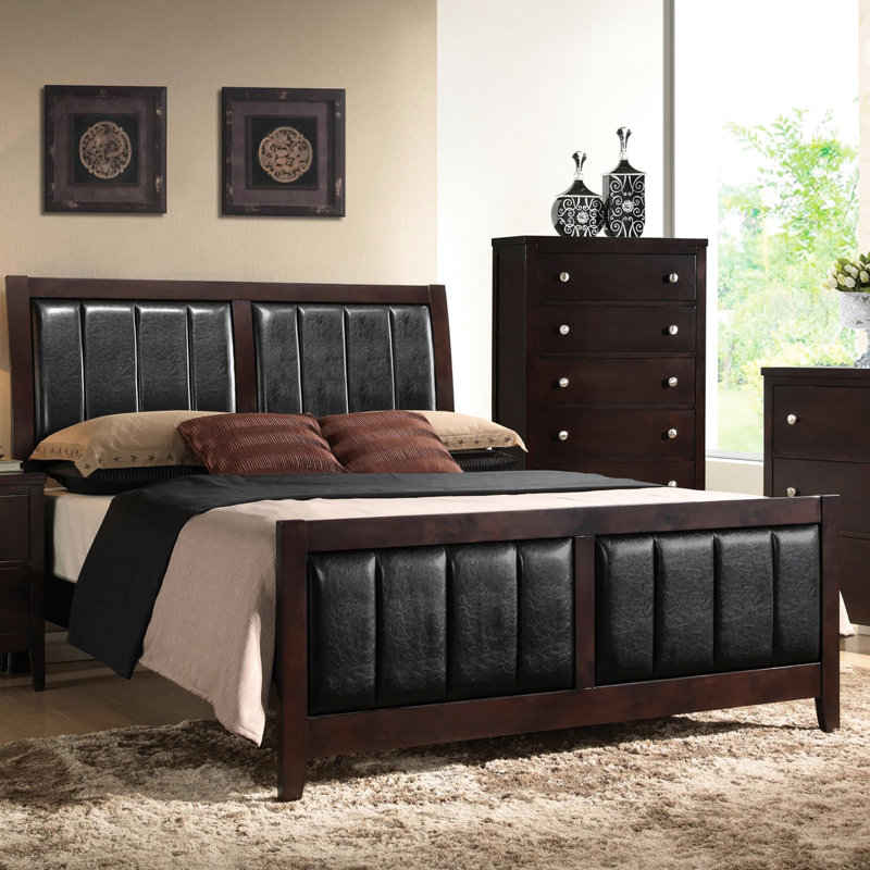 Mobilier de chambre à coucher à panneau cappuccino et grand lit noir - Lit pratique et pratique avec tête de lit en similicuir élégante