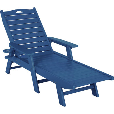 Chaise longue d'extérieur inclinable en PEHD 