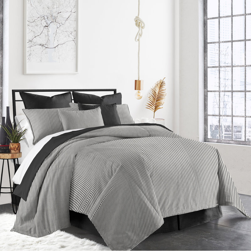 Gesto Comforter Set, Black/Natural, Super King Comforter + 2 Shams + 2 Throw Pillows