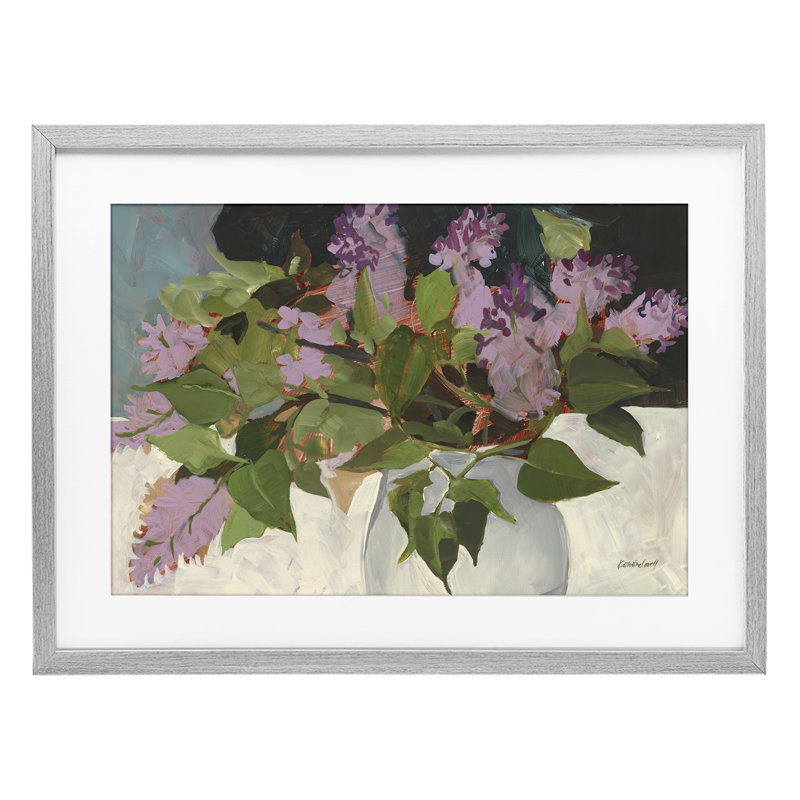 «June Lilacs Bouquet», reproduction imprimée sous verre, design par Katherine Lovell, H 17 po x l 23 po, Cadre de ferme gris