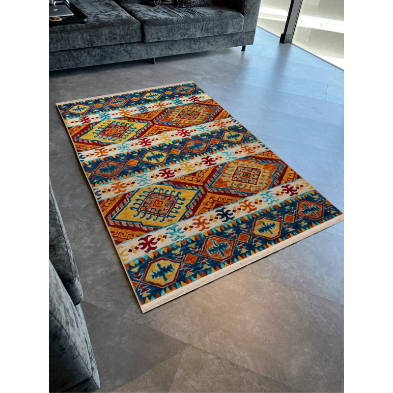 Tapis bleu en polypropylène à imprimé numérique Yary, Rectangle 4 pi 8 po x 6 pi 7 po