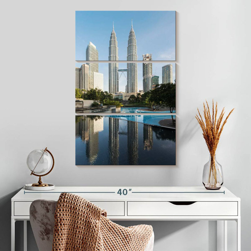 Horizon central de Sireci, Kuala Lumpur, H 32 po x l 20 po