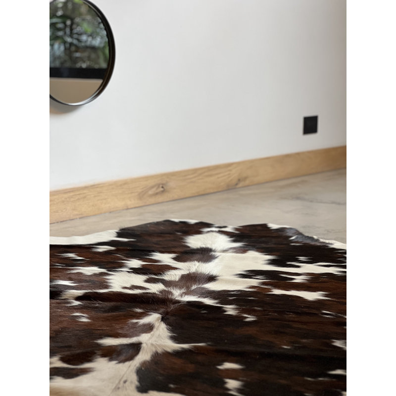 Tapis brun / blanc en cuir de vache Paladin
