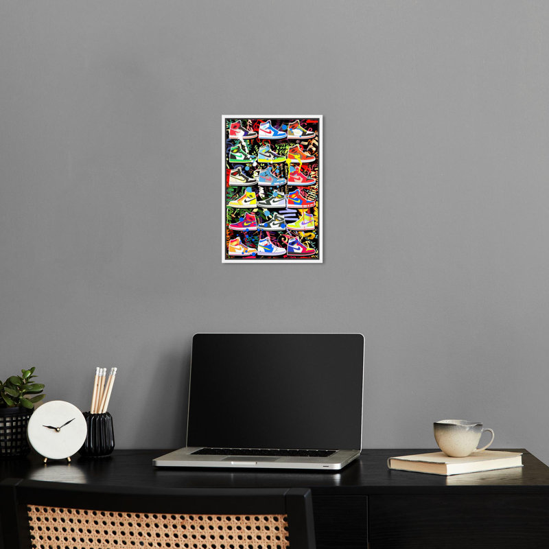 "Bold Sneaker Collection", art urbain graffiti sur toile par Notoriart, H 16 po x l 11 po, Cadre blanc