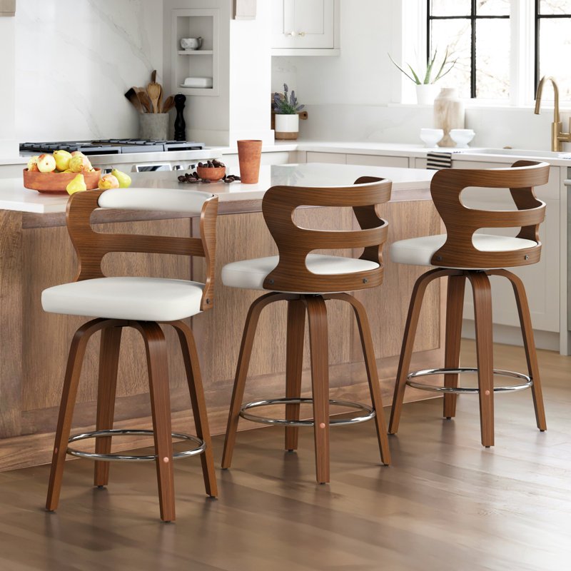 Tabouret de bar pivotant rembourré avec structure en bois Mundrae, pieds en bois d'hévéa, Blanc/noyer