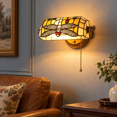  Applique murale style Tiffany, lampe libellule en verre coloré avec base en laiton, luminaire mural rétro E26 pour le salon de la chambre à coucher, jaune