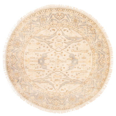 Tapis crème Royal Ushak 8 pi 11 po x 8 pi 11 po