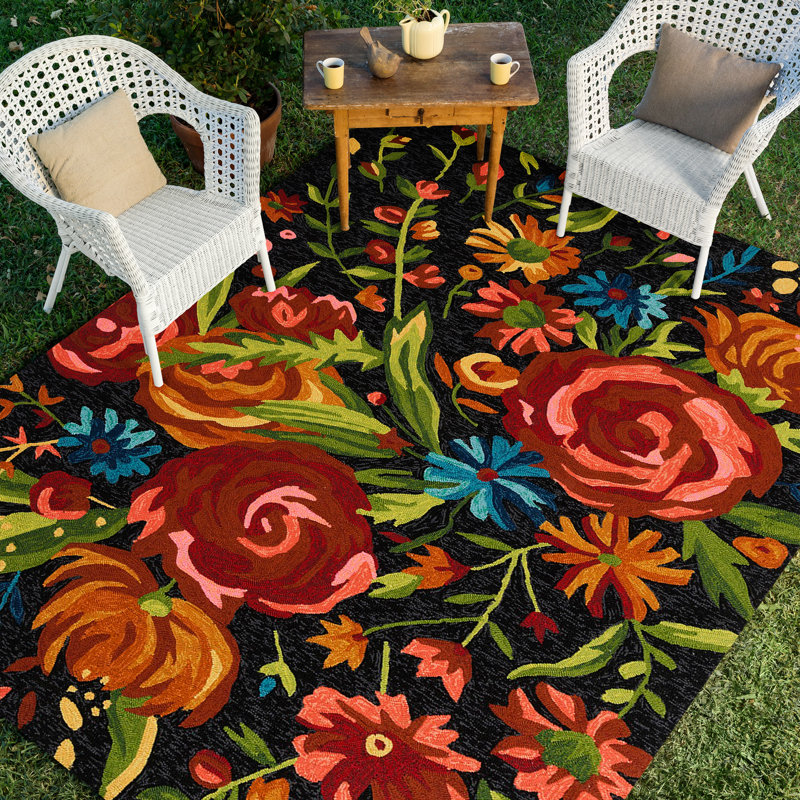 Floral Indoor / Outdoor Rug, Rectangle 32' x 55'