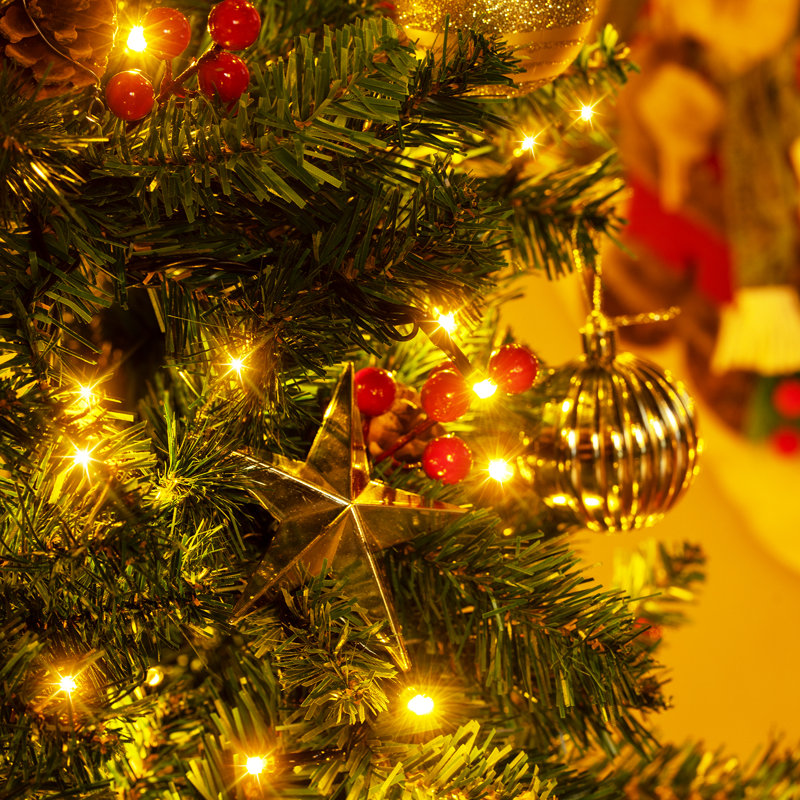 Arbre de Noël avec pommes de pin, 7'