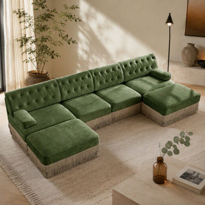 Canapé modulaire 4 places avec 2 repose-pieds Cloud, jupe à pampilles, conception capitonnée, mousse haute densité, base ergonomique en bois, vert