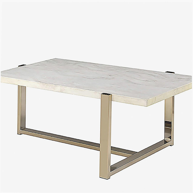 Table basse blanche et champagne