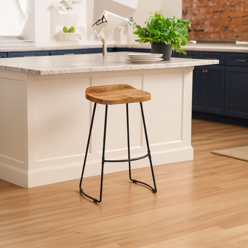 Tabouret de bar sans dossier fabriqué à la main Tiva, siège de selle en bois de manguier, Brun