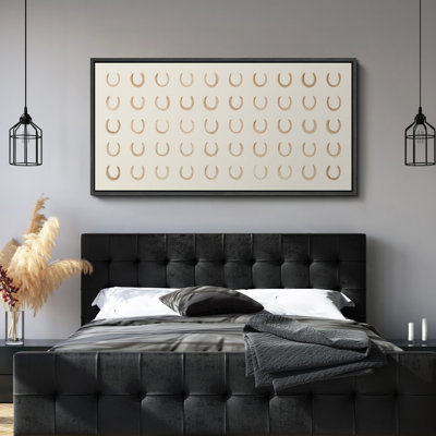«Lucky Horseshoe Minimal Motif» en beige neutre