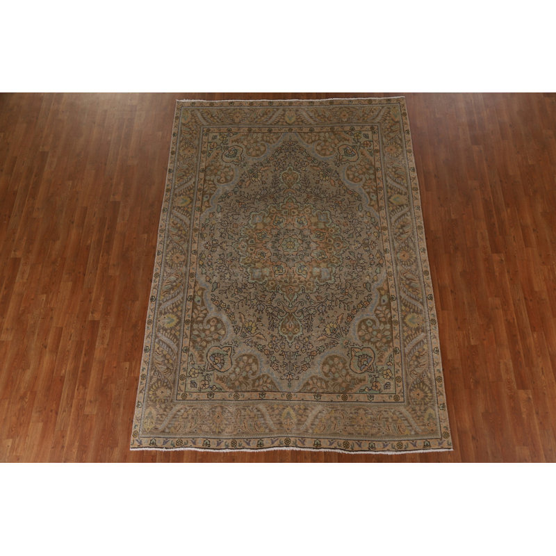 Tapis brun en laine noué à la main de conception unique 6 pi 7 po x 9 pi 6 po années 1960 de Soucy