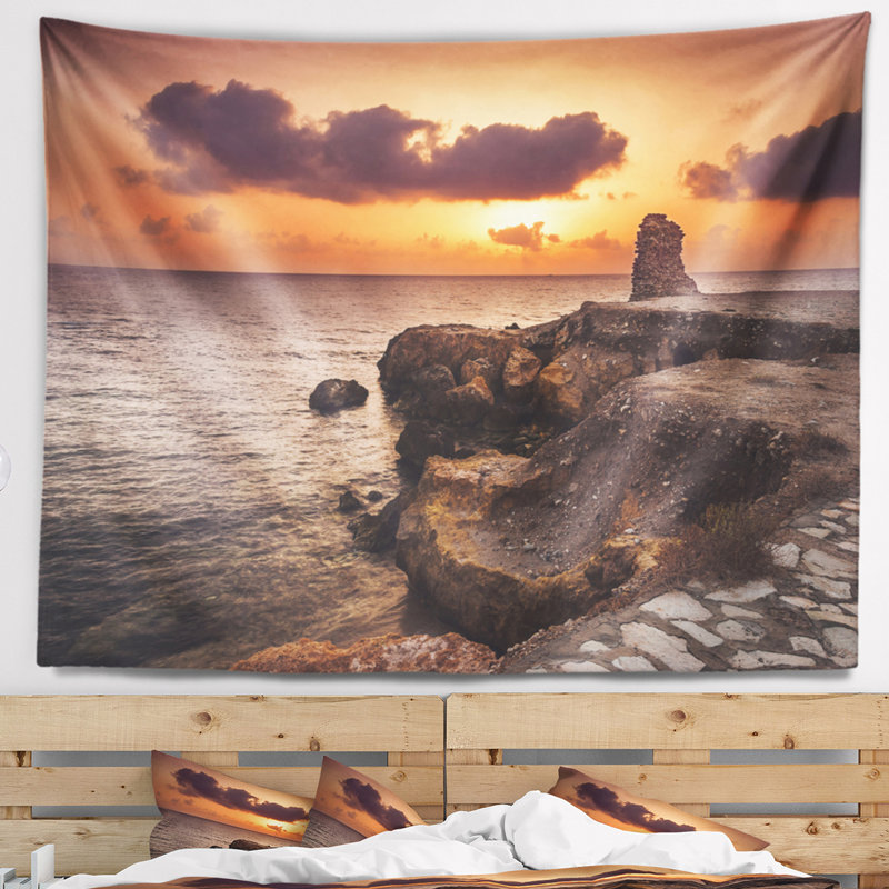Tapisserie sur la plage avec ruines antiques, H 32 po x l 39 po