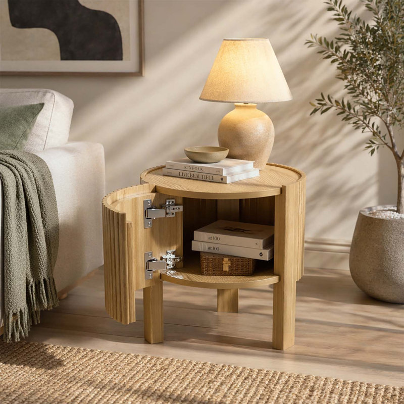 Table d'appoint ronde cannelée avec rangement, porte à fermeture en douceur, parfaite pour les salons compacts