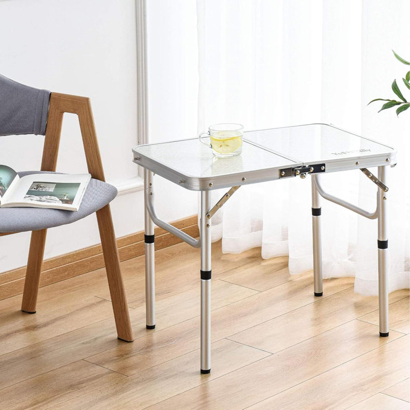 Table de camping pliante avec pieds réglables, table de salle à manger portative en aluminium pour l'extérieur