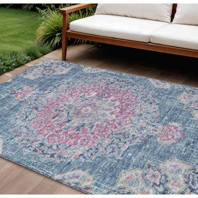 Tapis intérieur lavable 10 pi x 14 pi bleu à motif de médaillons floraux