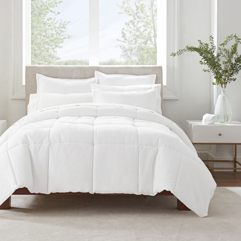 Microfiber 3 Piece Comforter Set, King Comforter + 2 Shams, White