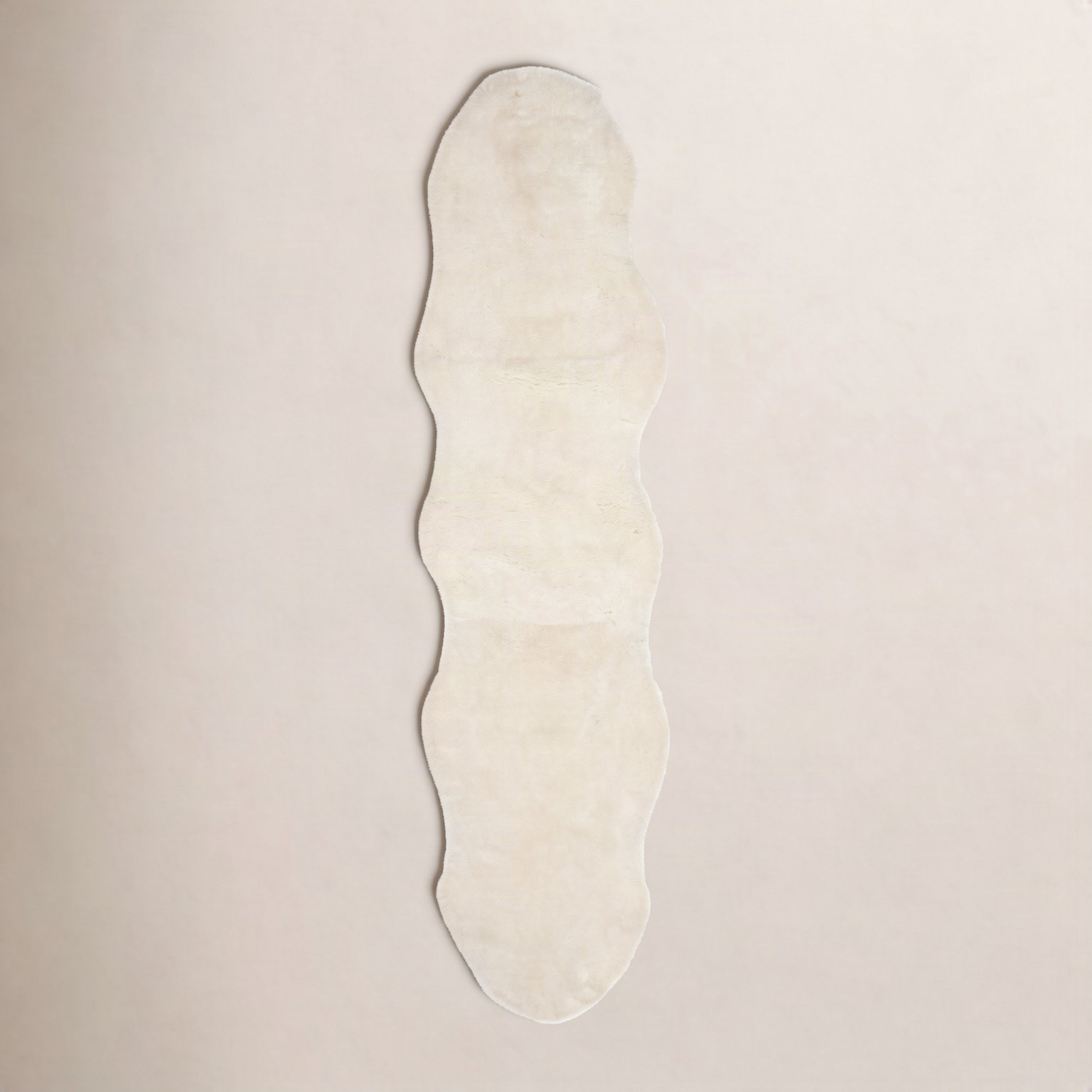 Mera White Handmade Sheepskin Rug, Runner 2' x 8'