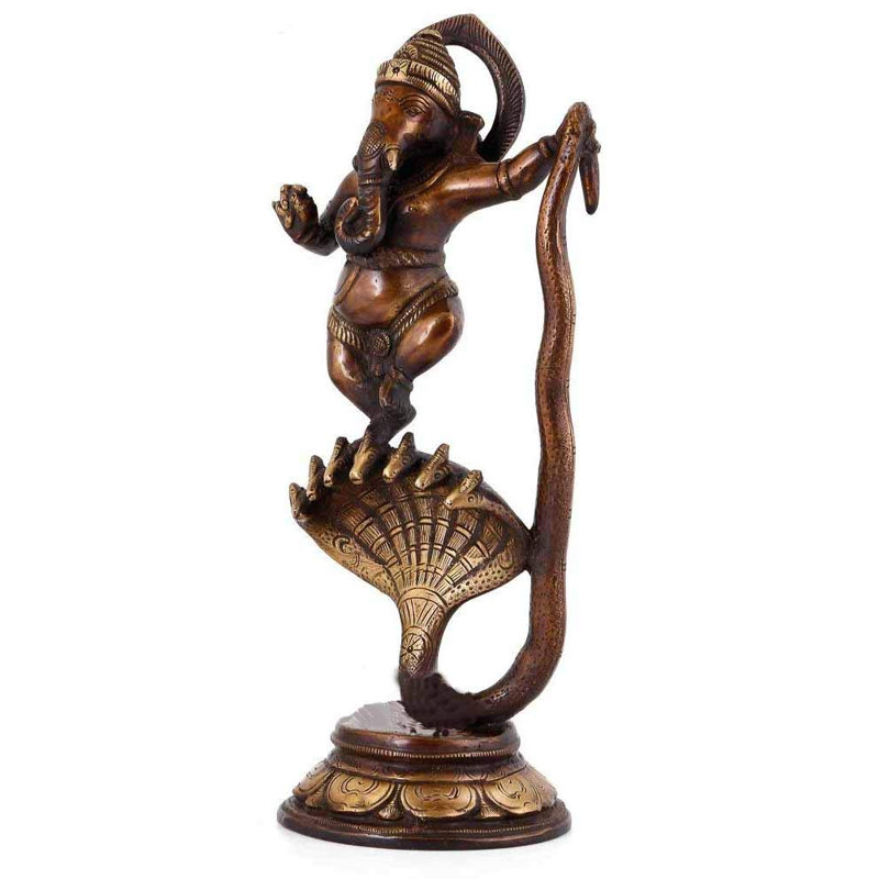 Lord Ganesha dansant sur Sheshnag