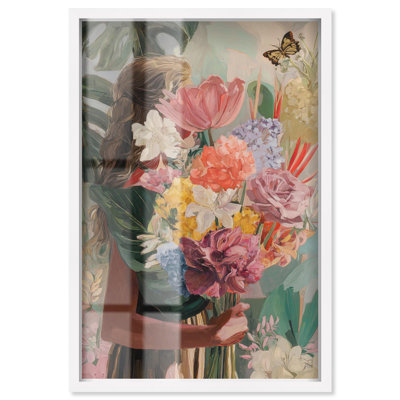 «Woman Basked in Flowers II», art floral glamour par Art Remedy, cadre blanc, 31 x 46