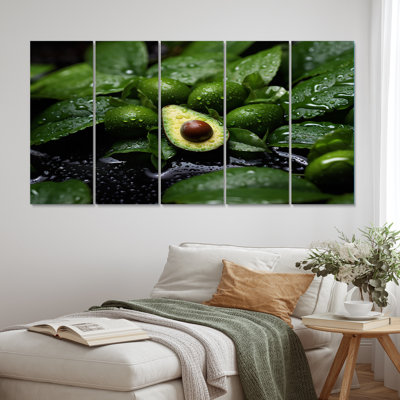 Ripe Avocado I - Décoration murale fruits - 5 panneaux égaux