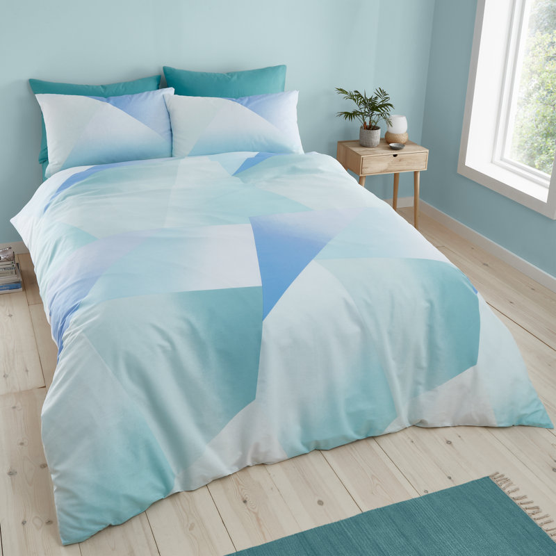 Ombre Larsson Geo Reversible Duvet Cover Set, Kingsize - 2 Standard Pillowcases