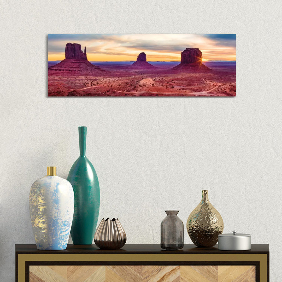 Sonnenaufgang Monument Valley Navajo Tribal Park von Susanne Kremer - Panorama-Galerie-verpackt Leinwand Giclée auf Lein...