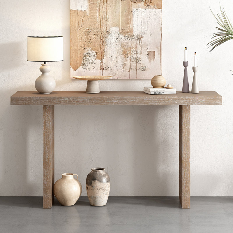Console avec des formes latérales distinctives, élégante et polyvalente pour les intérieurs modernes, parfaite pour les couloirs et les vestibules.
