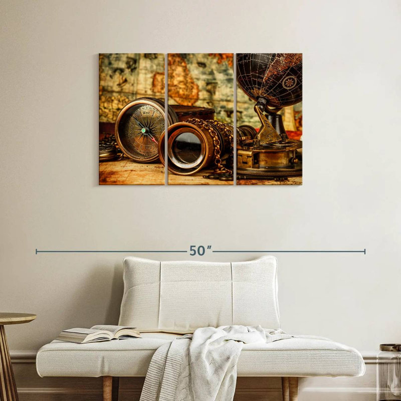 Ensemble de 3 boussoles en métal sur toile, H 24 po x l 38 po x P 1,25 po