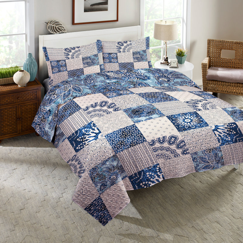 Dream Patch Cotton Machine Woven Quilt, King Quilt + 2 Shams