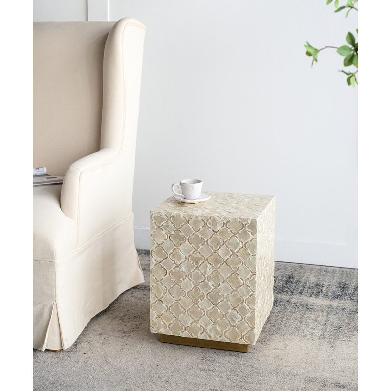 Tabouret carré crème de 14 x 14 x 18 po, motif, base en laiton, pièce de décoration moderne fonctionnelle